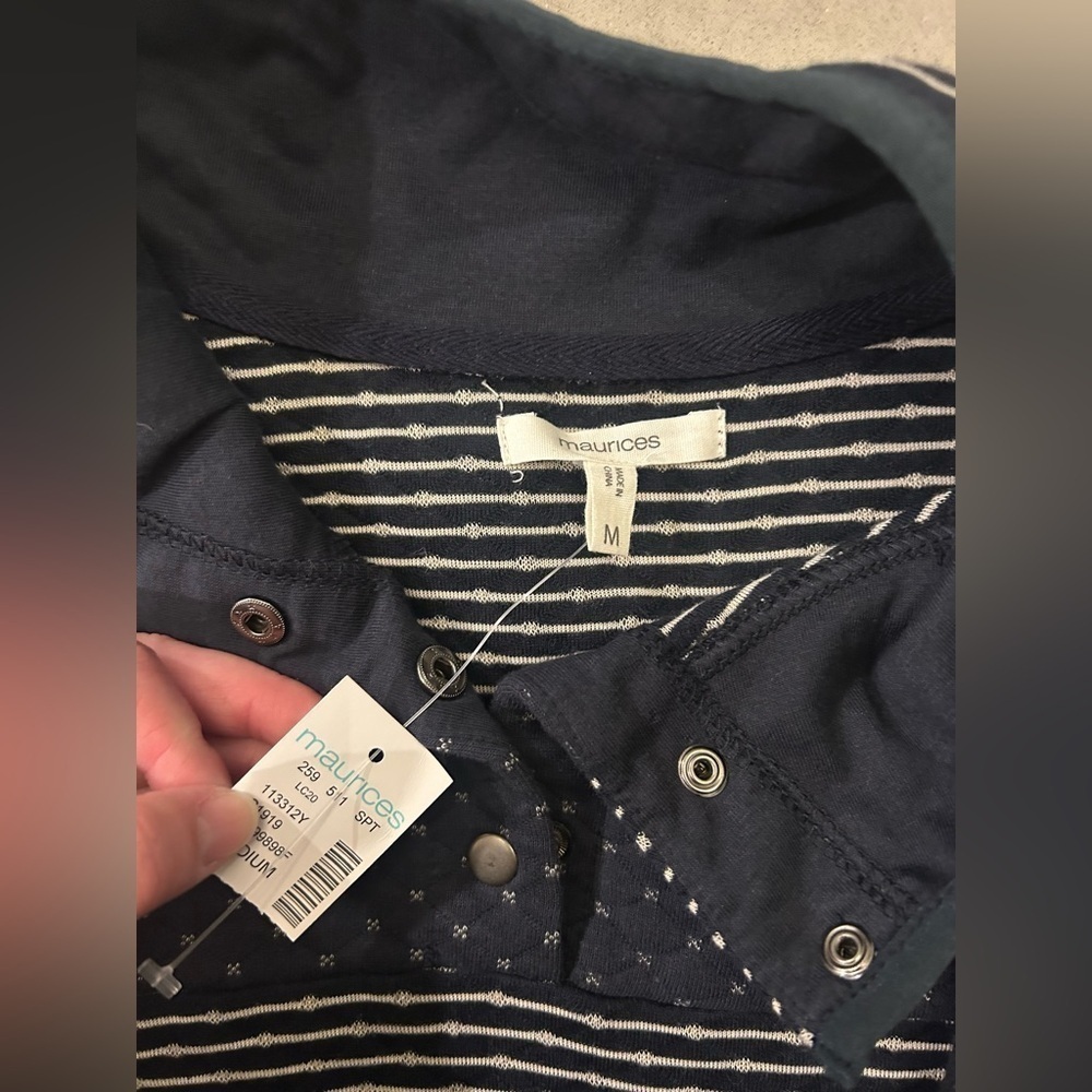 Maurice’s Snap Front Sweater Women’s Medium Navy Stripes - Picture 5 of 11